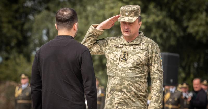 Олещук вперше висловився щодо своєї відставки: скористався цитатою Залужного для відповіді.