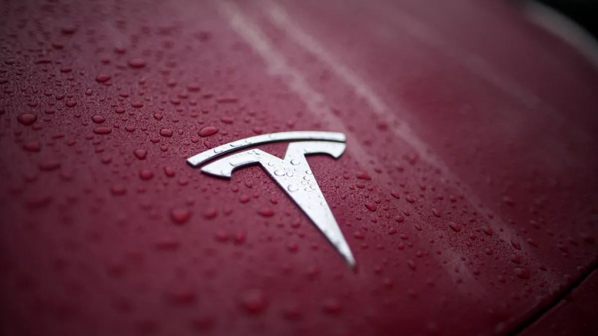 Tesla представила нове оновлення, яке робить користування електромобілем ще зручнішим  --  Finance.ua