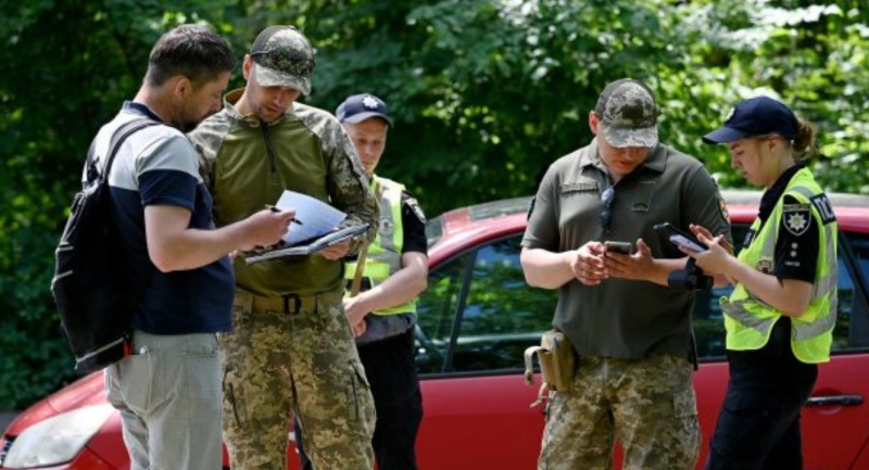 Перевірки масового характеру охоплюють Україну: ТЦК уважно розгляне всі бронювання.