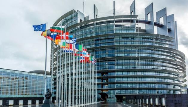 Європейські парламентарі закликають провести розслідування смерті журналістки Рощиної, яка загинула в російському ув'язненні.