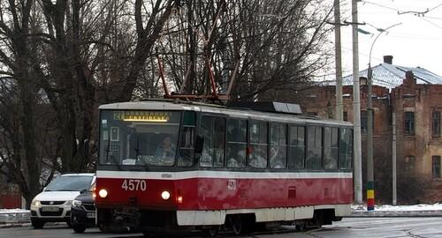 Рух трамваїв на вулиці Москалівській буде призупинено на деякий час через проведення ремонтних робіт на коліях.