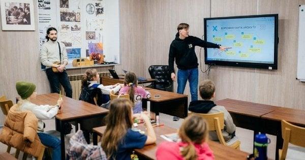 Для учнів 5-7 класів розробили нову програму уроків з волонтерства.